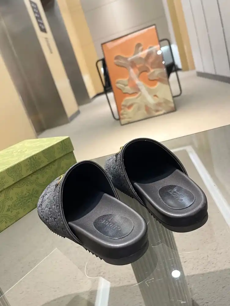 hype Gucci Slippers