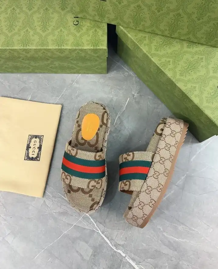 hype Gucci Slippers