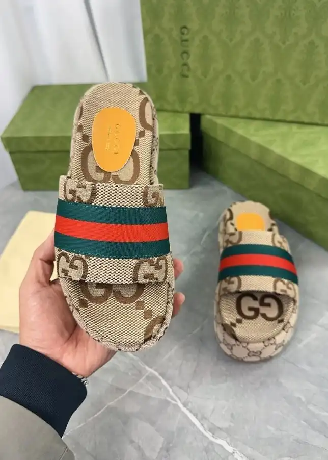 hype Gucci Slippers