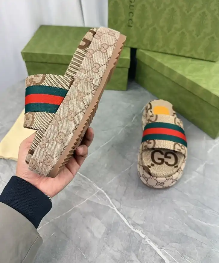 hype Gucci Slippers