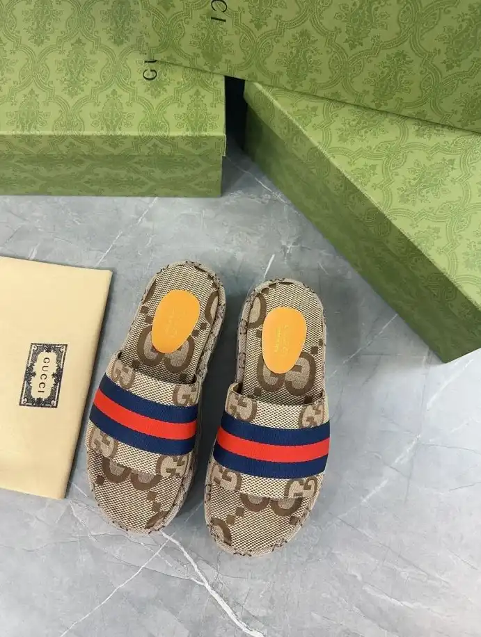 hype Gucci Slippers