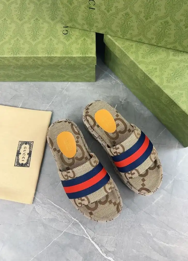 hype Gucci Slippers