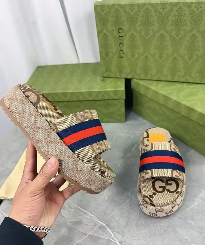 hype Gucci Slippers