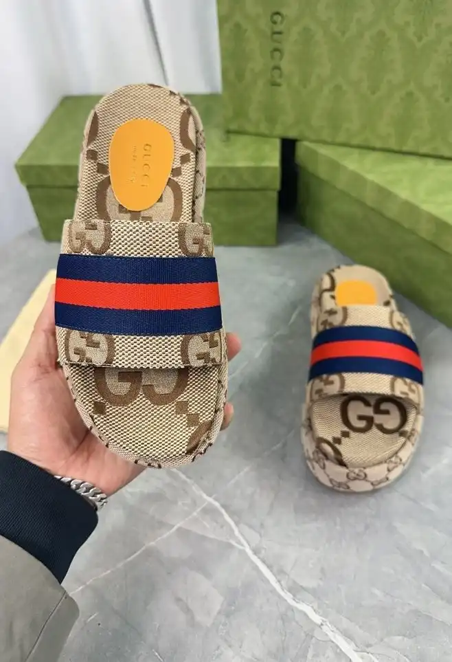 hype Gucci Slippers