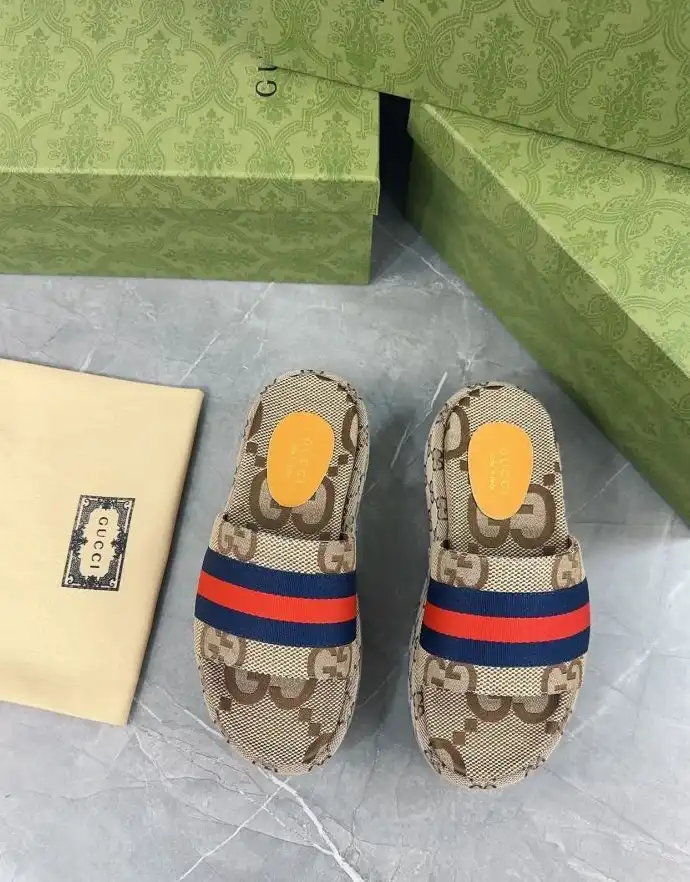 hype Gucci Slippers