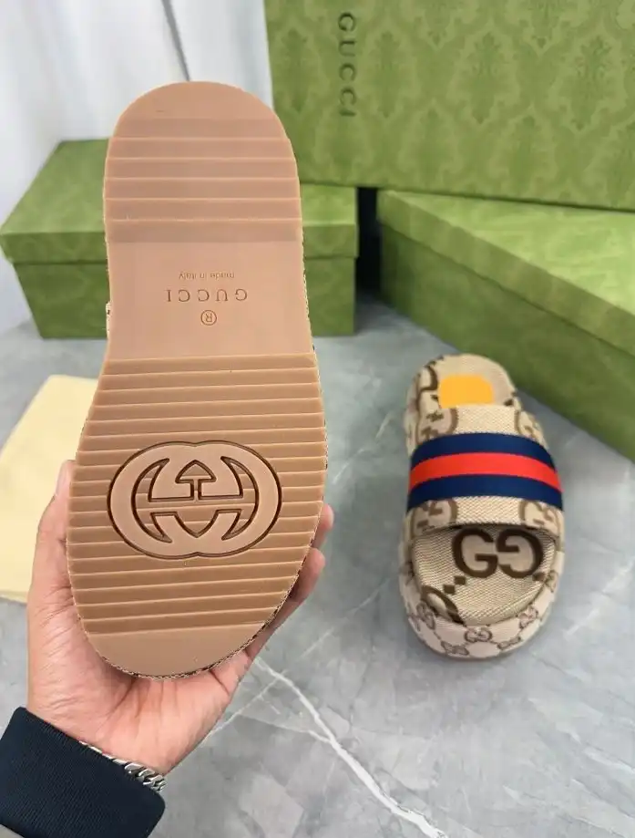 hype Gucci Slippers