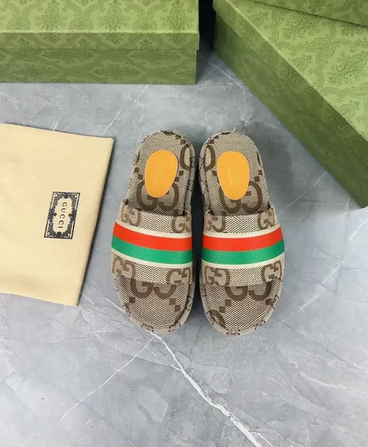 hype Gucci Slippers