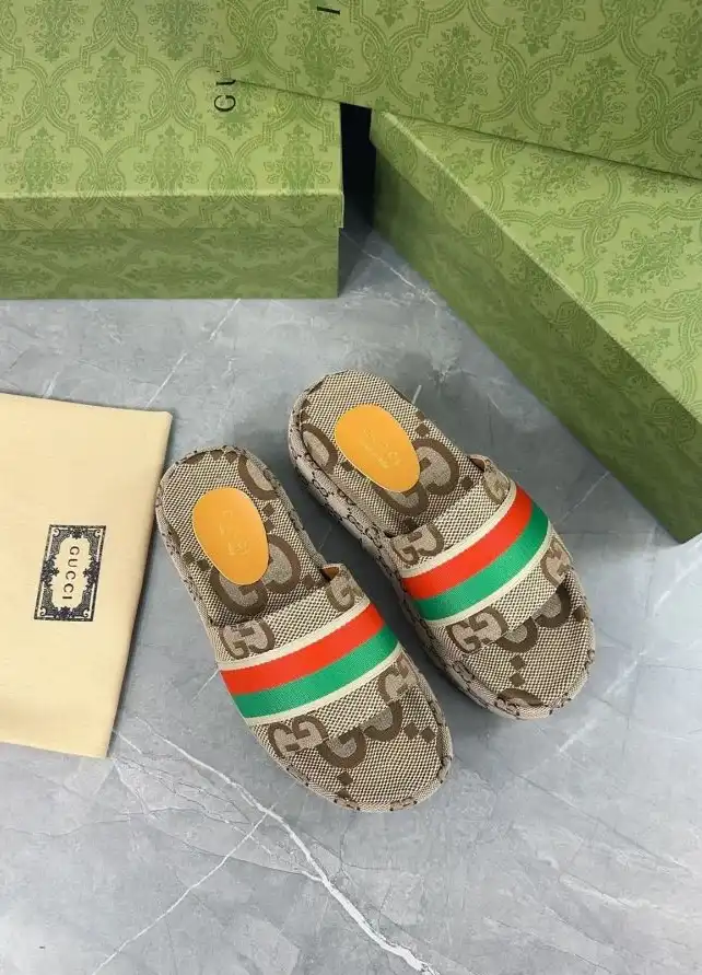 hype Gucci Slippers