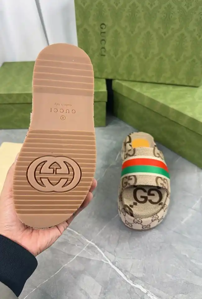 hype Gucci Slippers