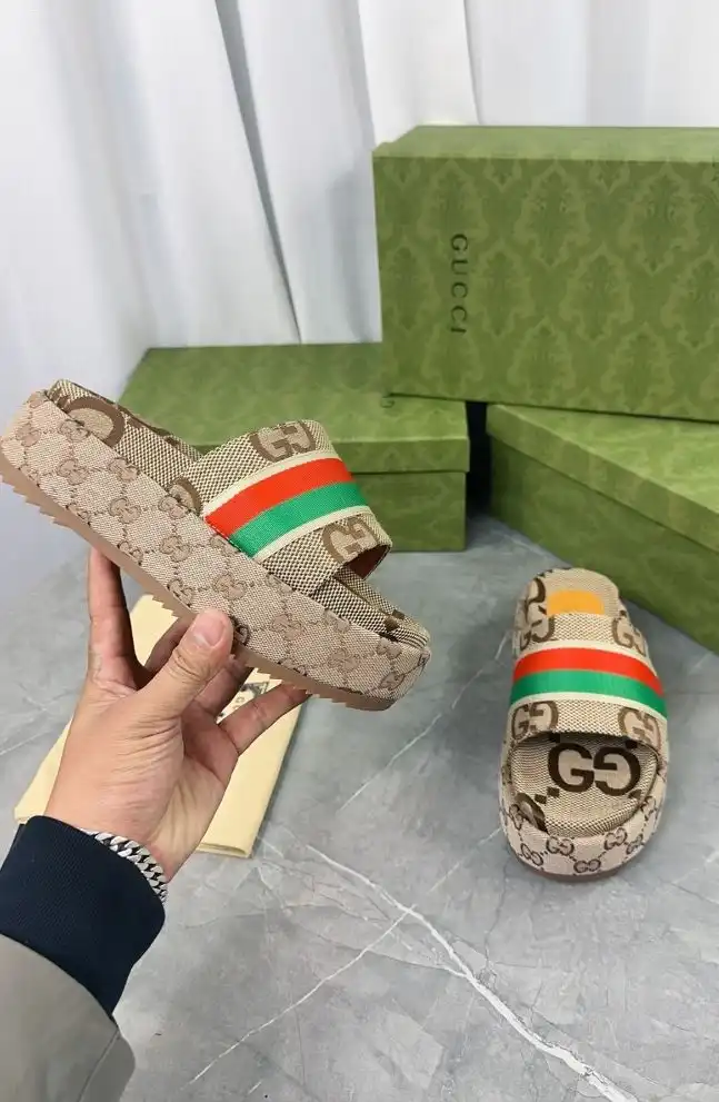 hype Gucci Slippers