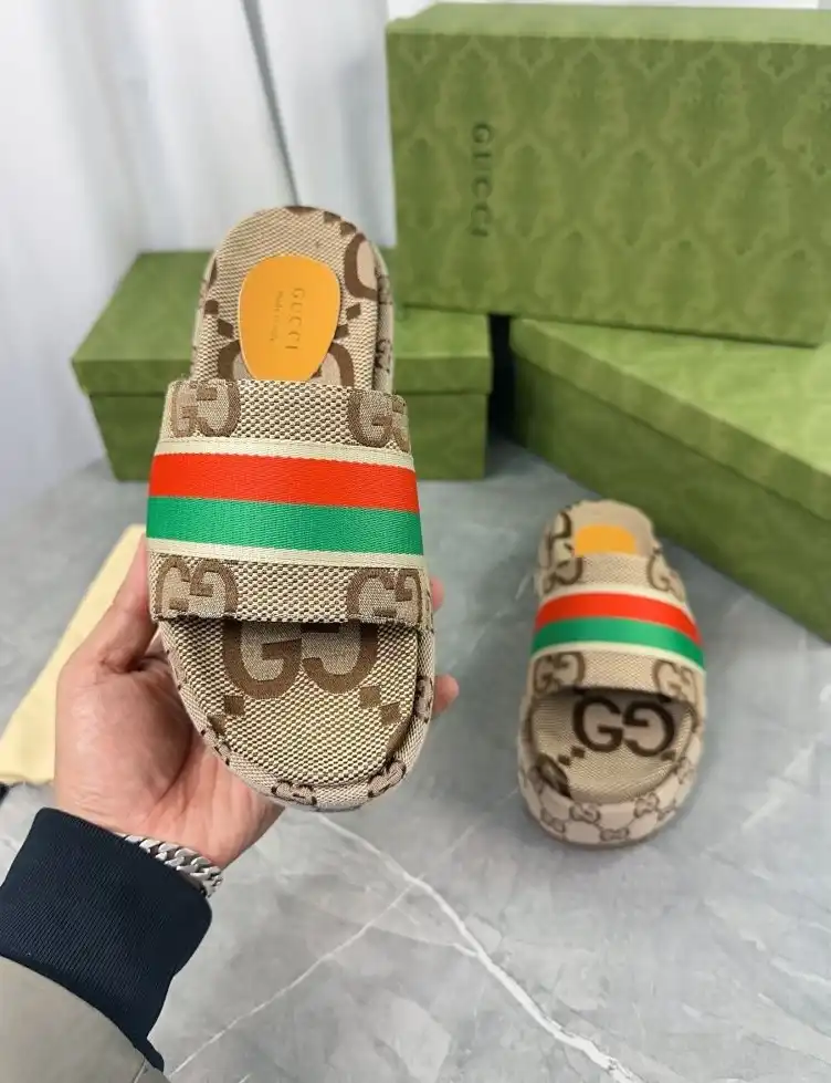 hype Gucci Slippers