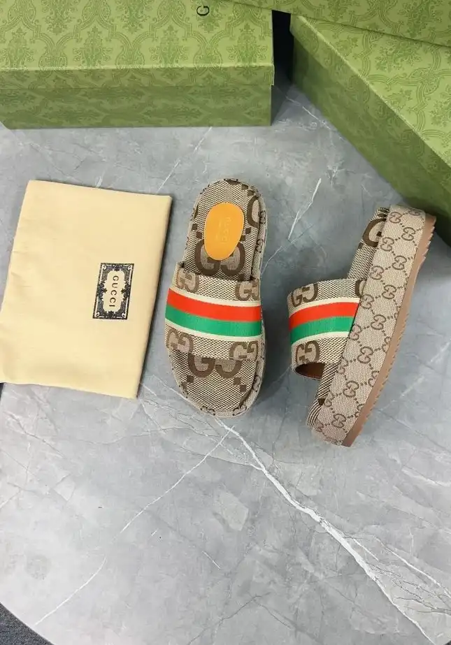 hype Gucci Slippers