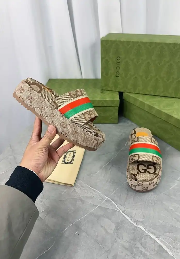 hype Gucci Slippers