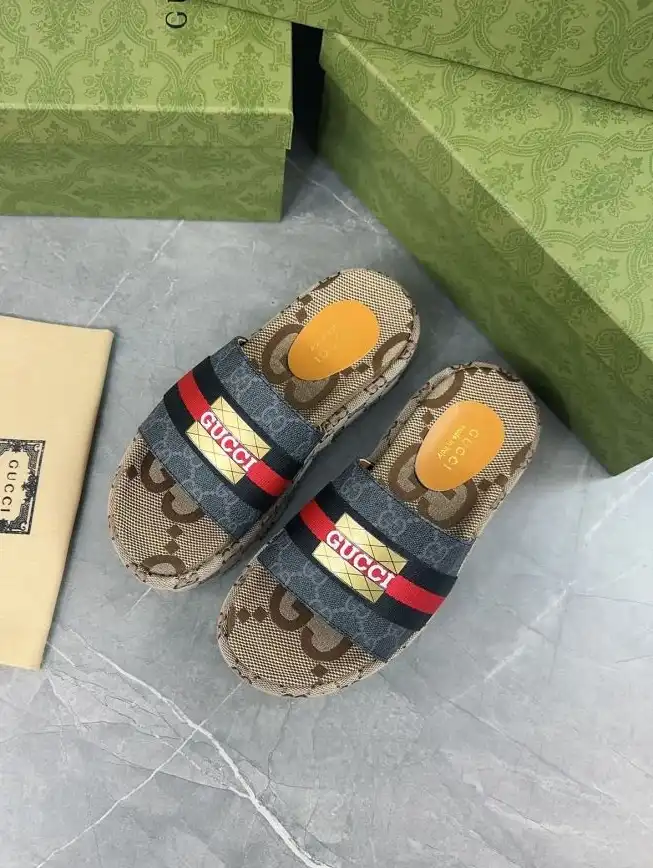 hype Gucci Slippers