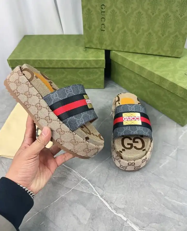 hype Gucci Slippers