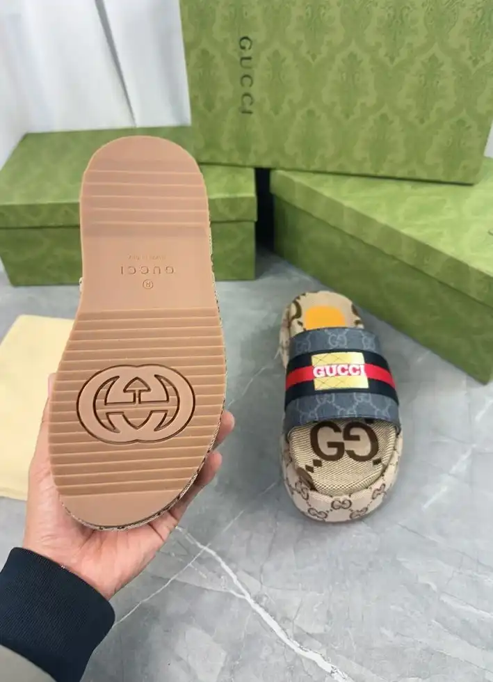 hype Gucci Slippers