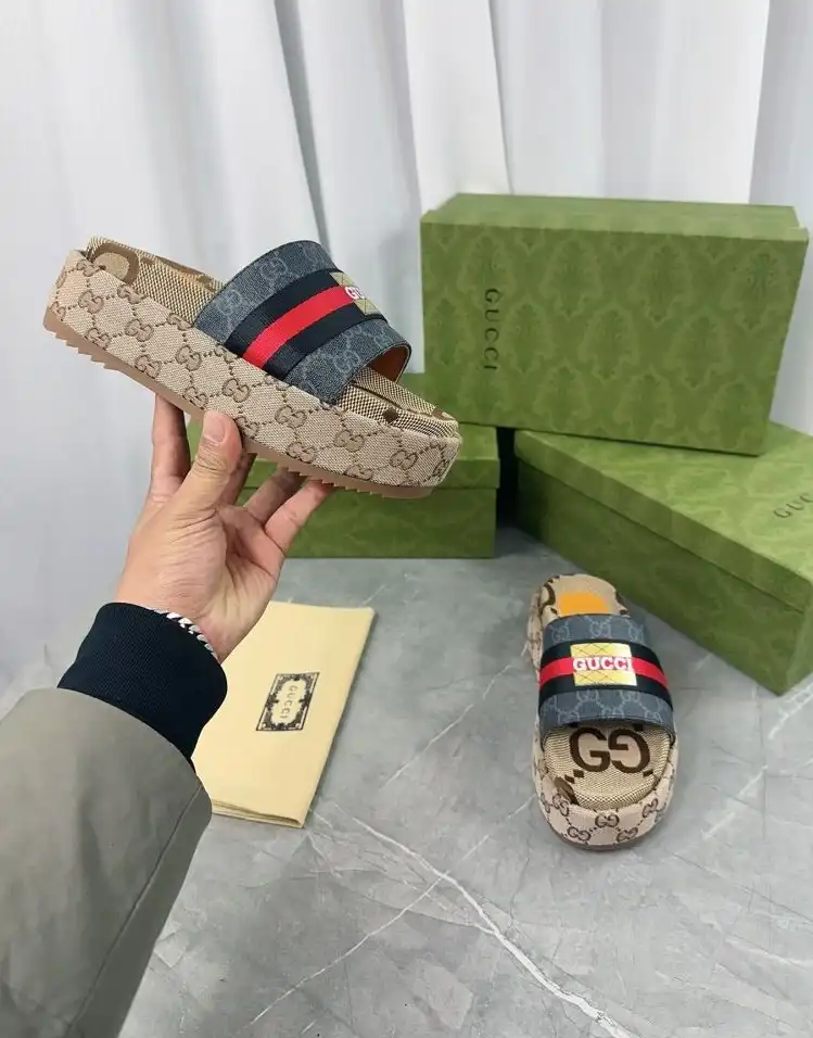 hype Gucci Slippers