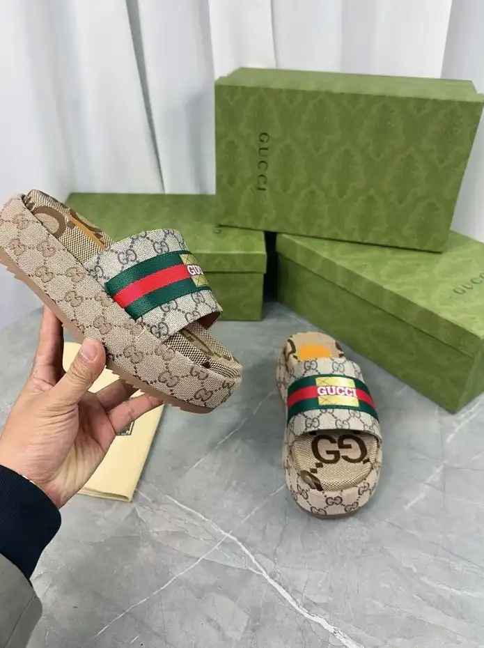 hype Gucci Slippers