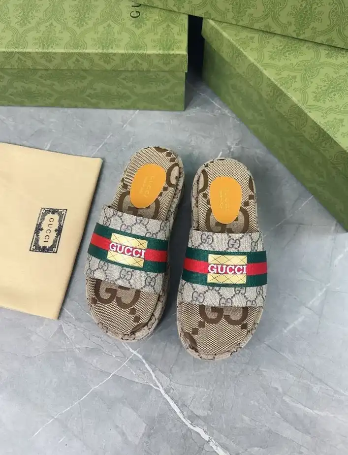 hype Gucci Slippers