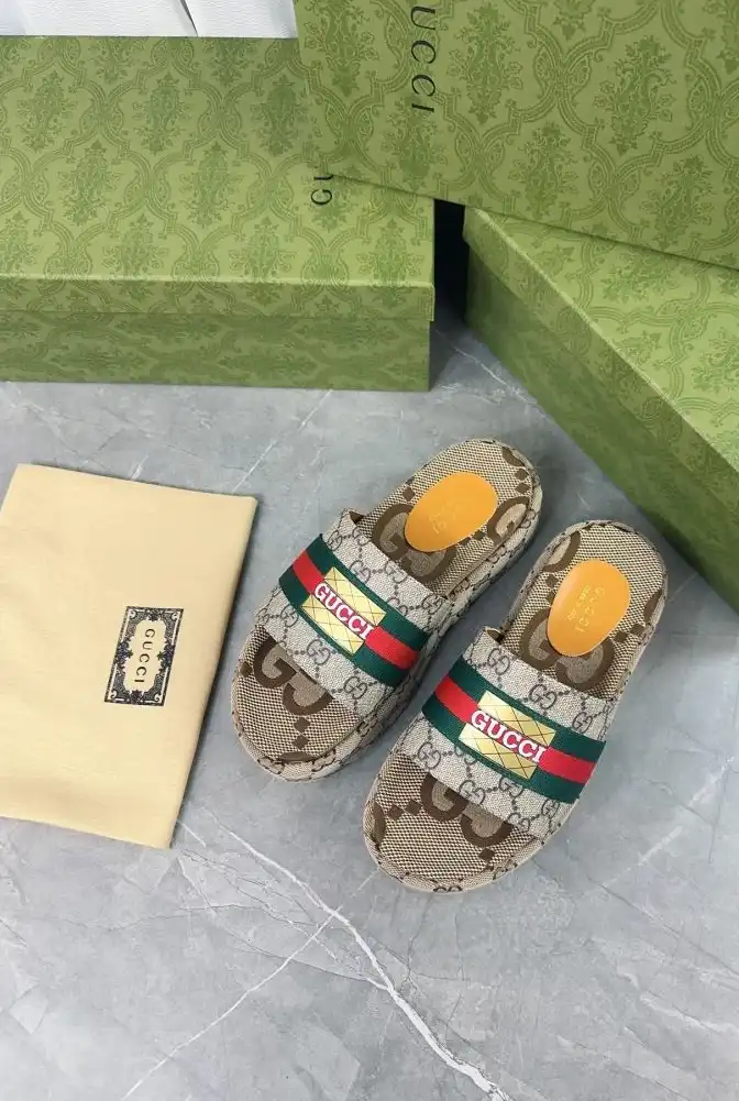 hype Gucci Slippers