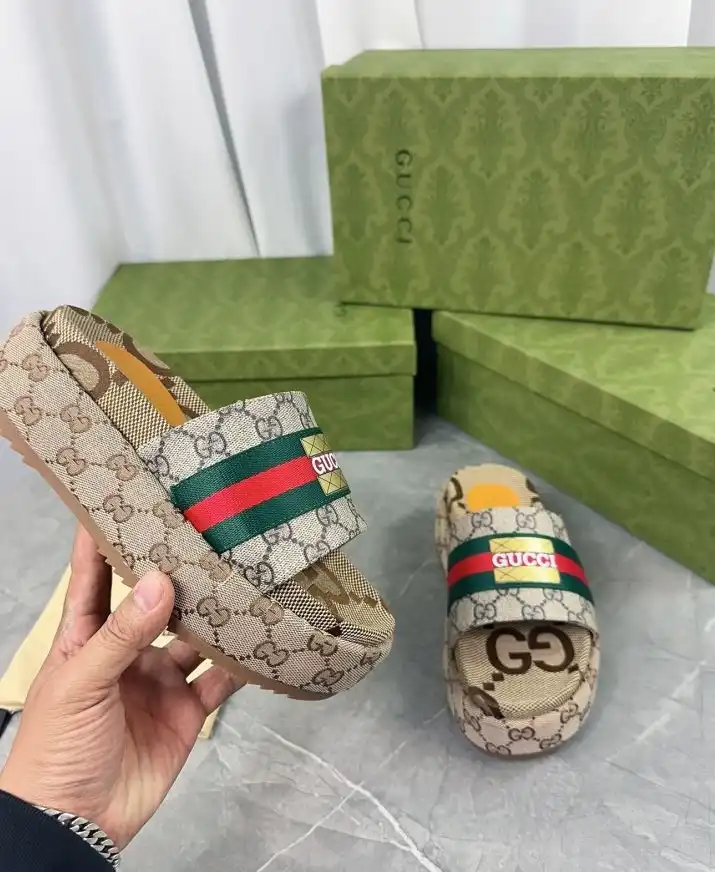 hype Gucci Slippers