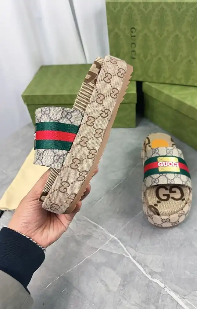 hype Gucci Slippers