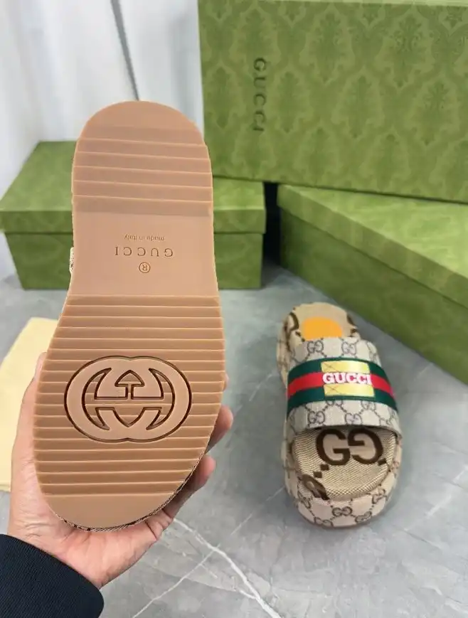 hype Gucci Slippers