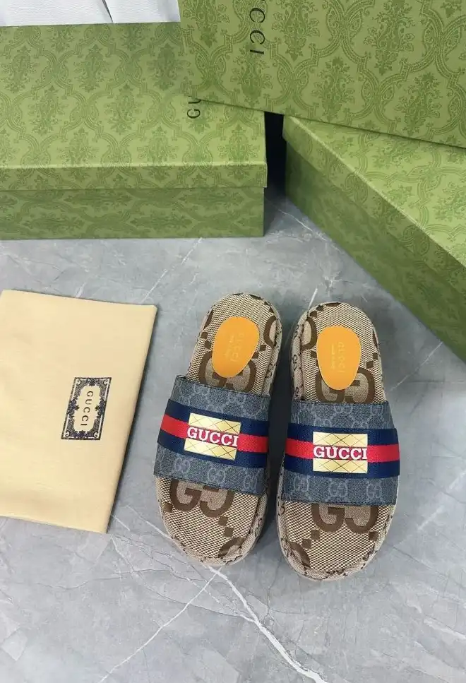 hype Gucci Slippers