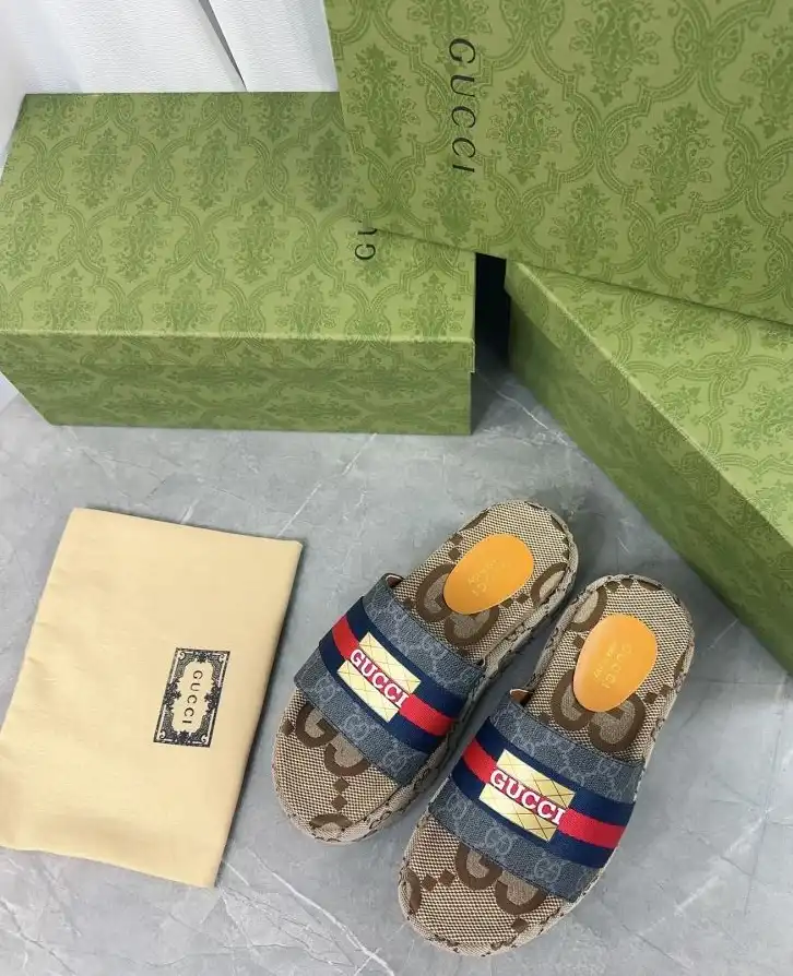 hype Gucci Slippers