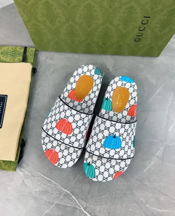 hype Gucci Slippers