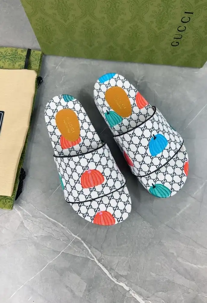 hype Gucci Slippers