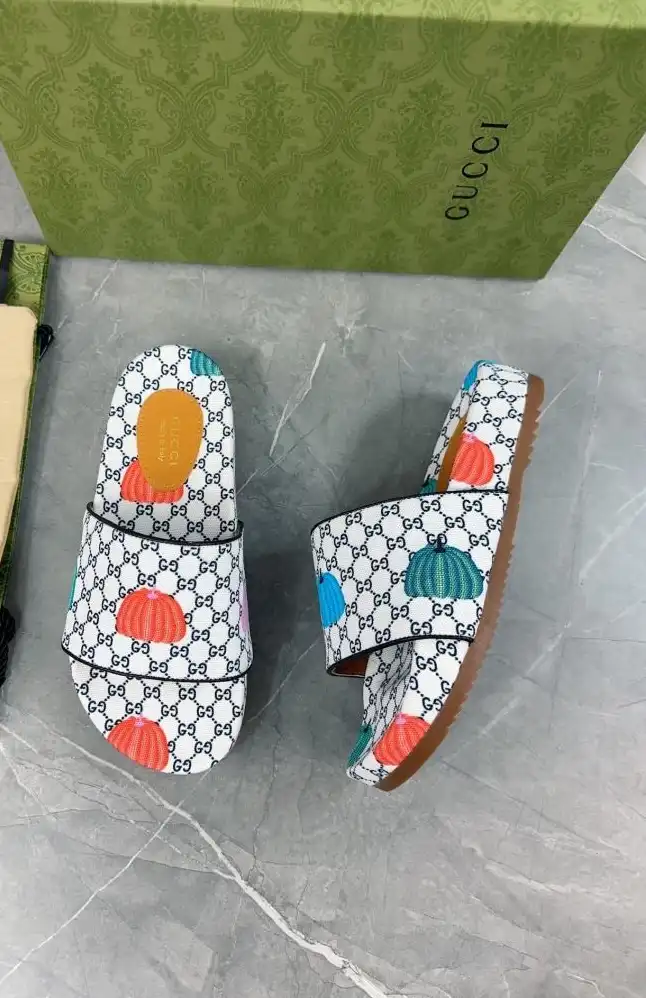 hype Gucci Slippers