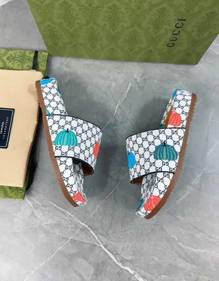 hype Gucci Slippers