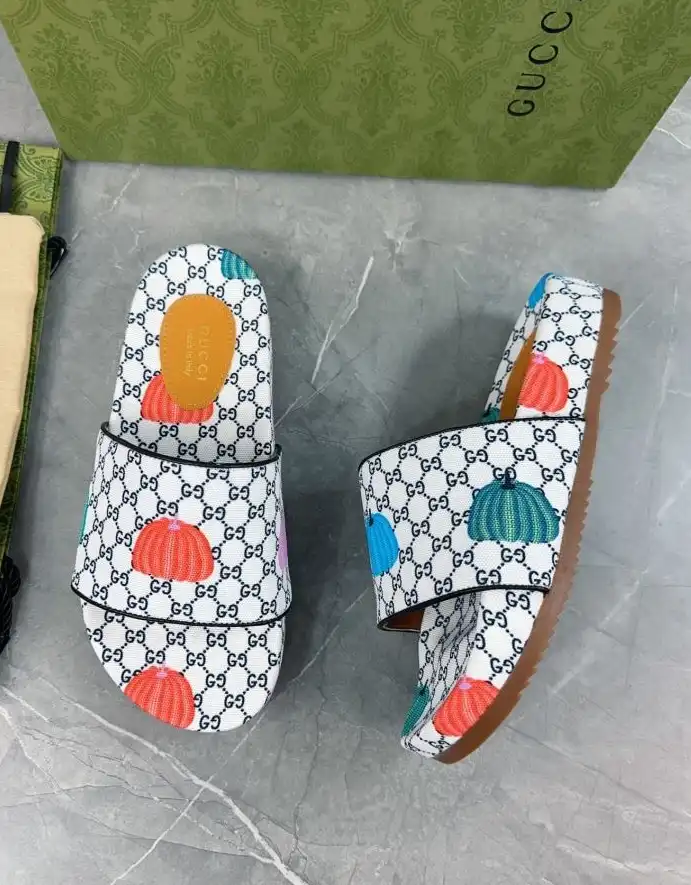 hype Gucci Slippers