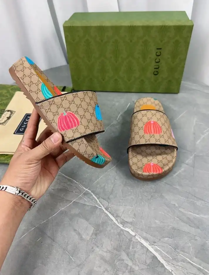 hype Gucci Slippers