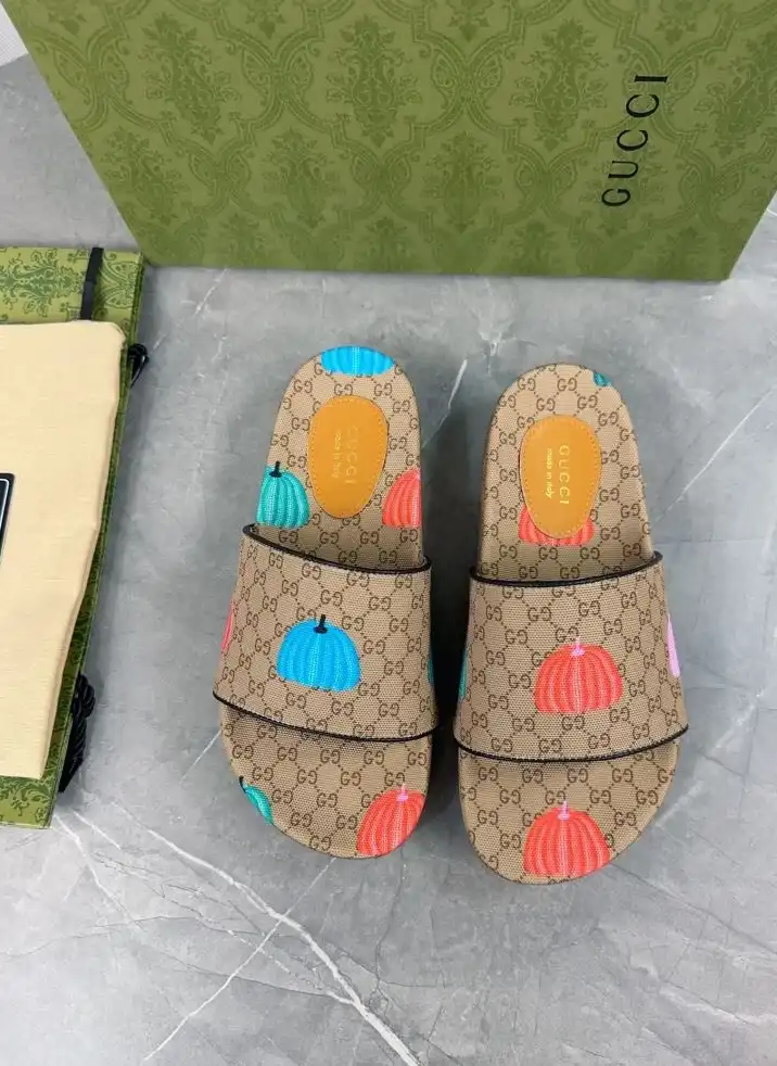 hype Gucci Slippers