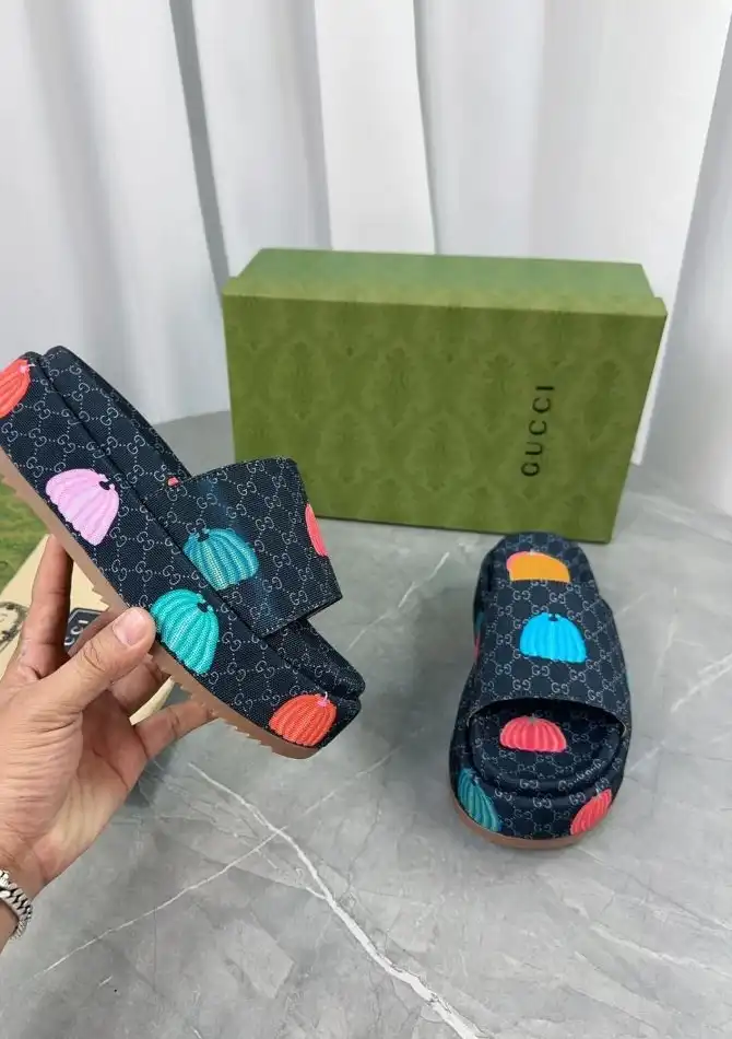 hype Gucci Slippers