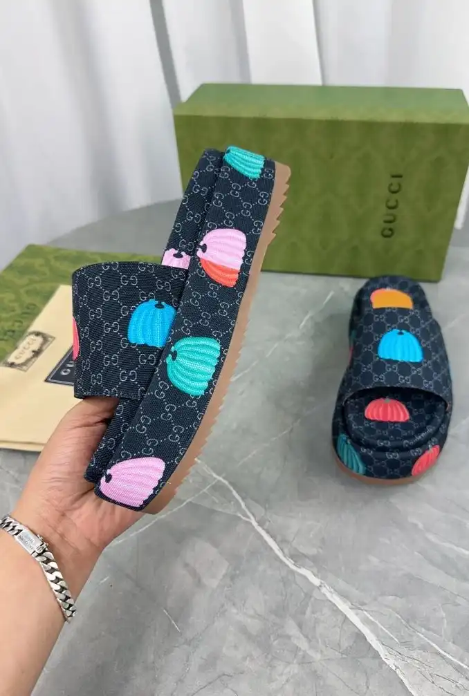 hype Gucci Slippers