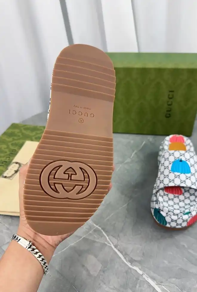 hype Gucci Slippers