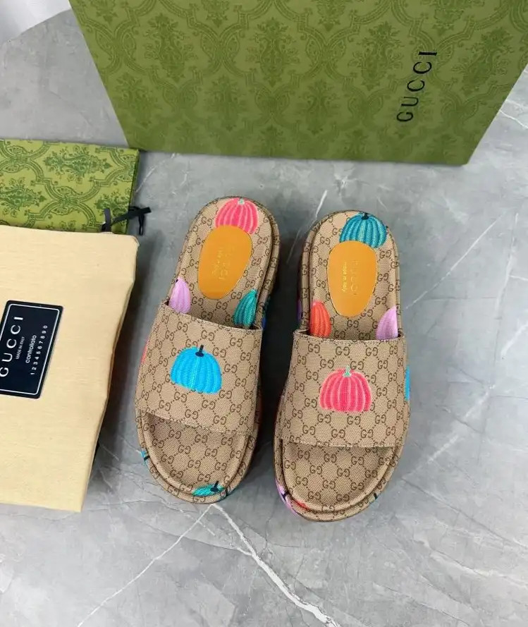 hype Gucci Slippers