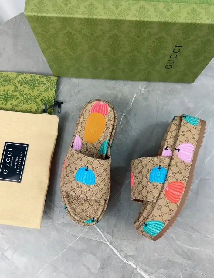 hype Gucci Slippers