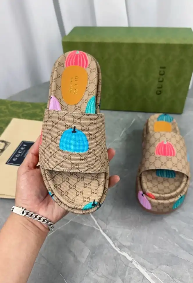 hype Gucci Slippers