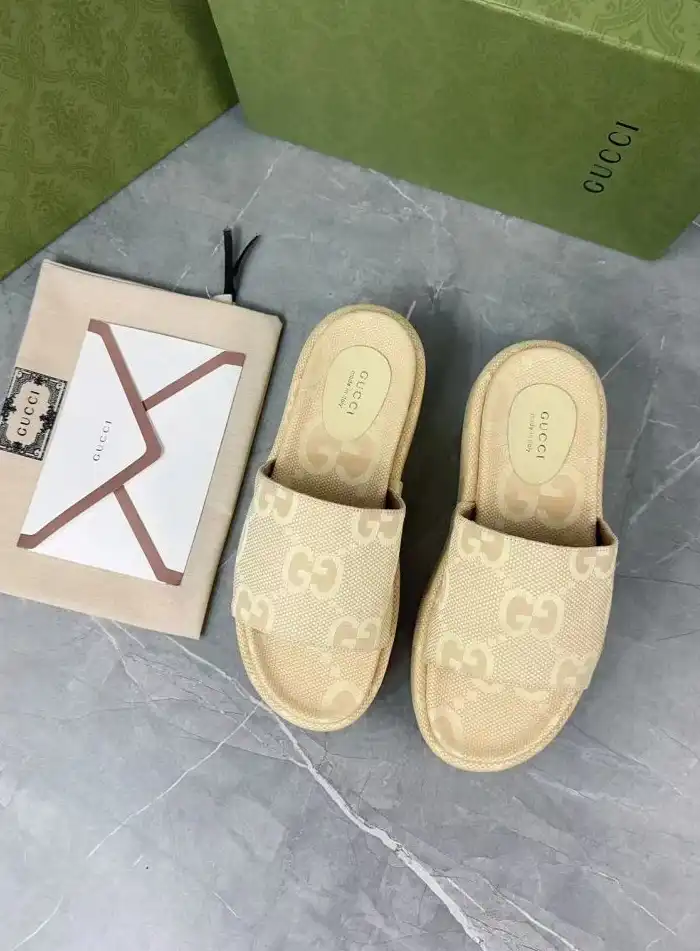 hype Gucci Slippers