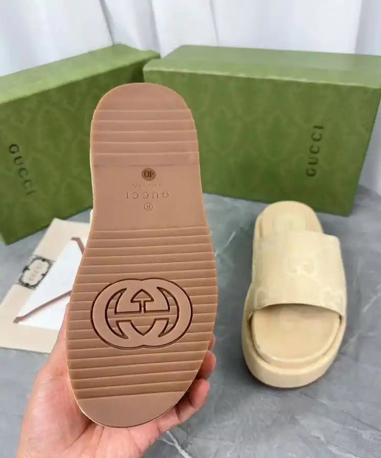 hype Gucci Slippers