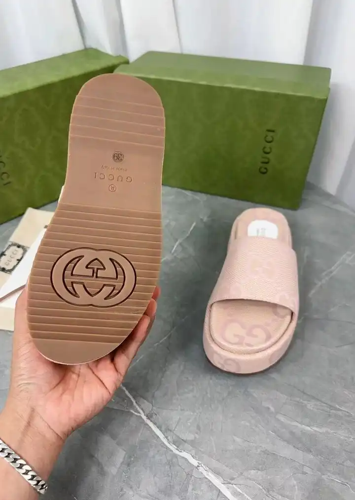 hype Gucci Slippers