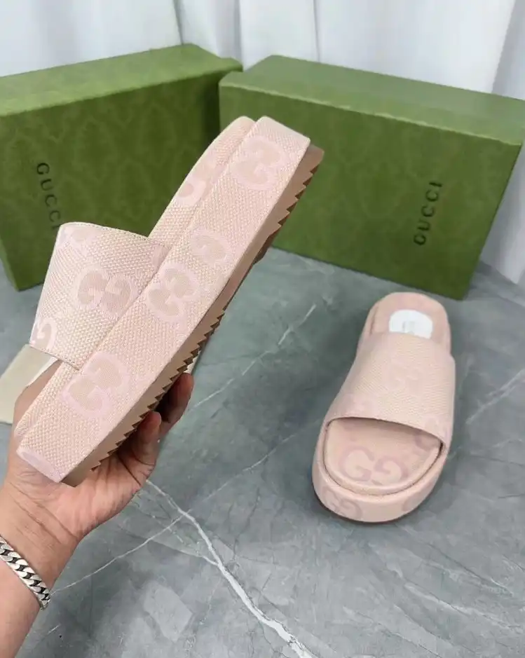 hype Gucci Slippers