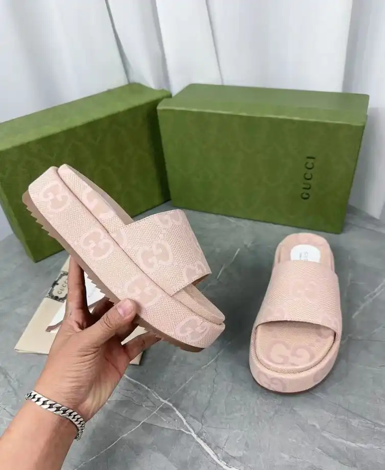 hype Gucci Slippers