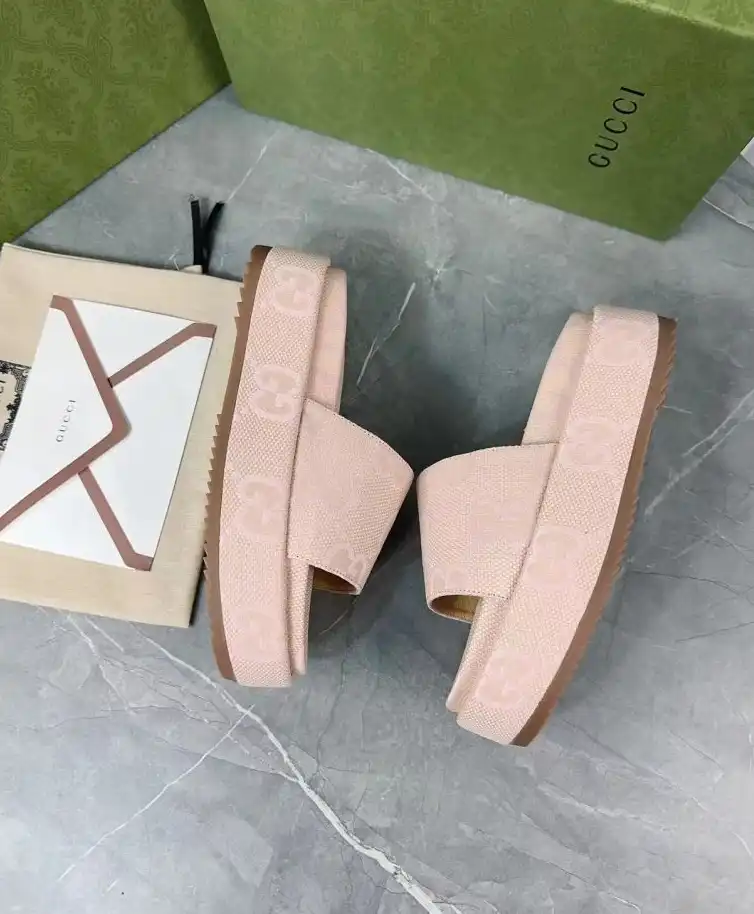 hype Gucci Slippers