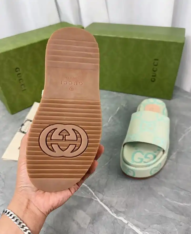 hype Gucci Slippers