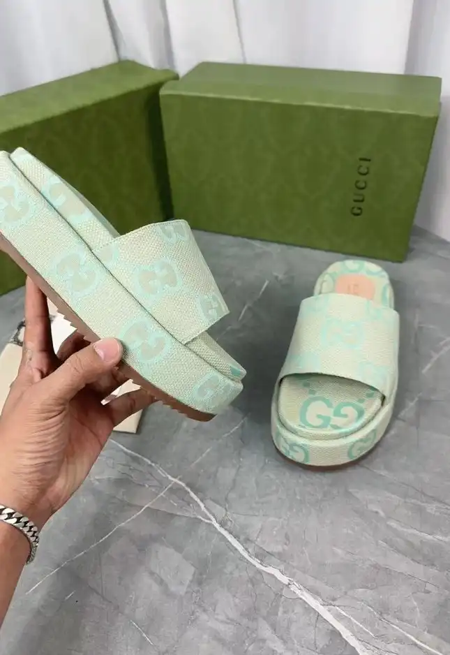 hype Gucci Slippers